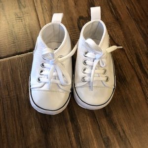 Infant soft sole sneakers